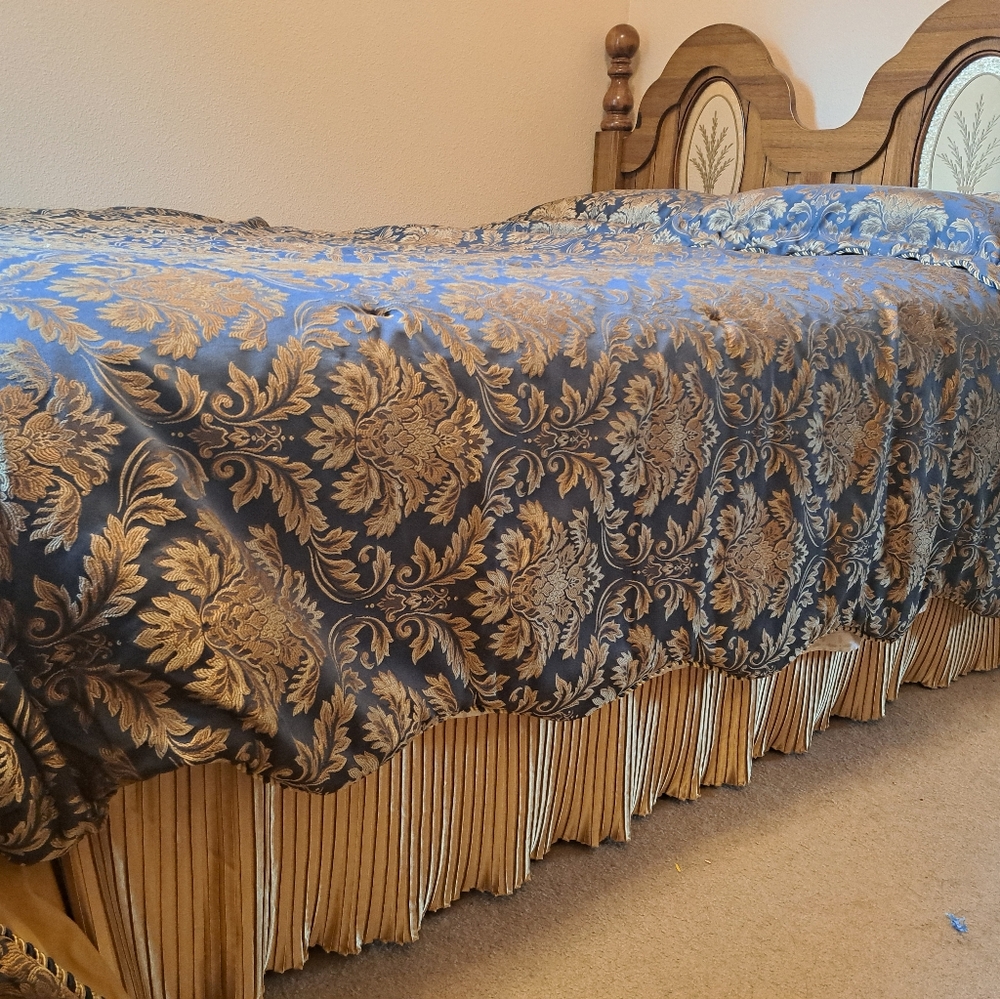 Elegant Gold and Blue Brocade Bedspread
